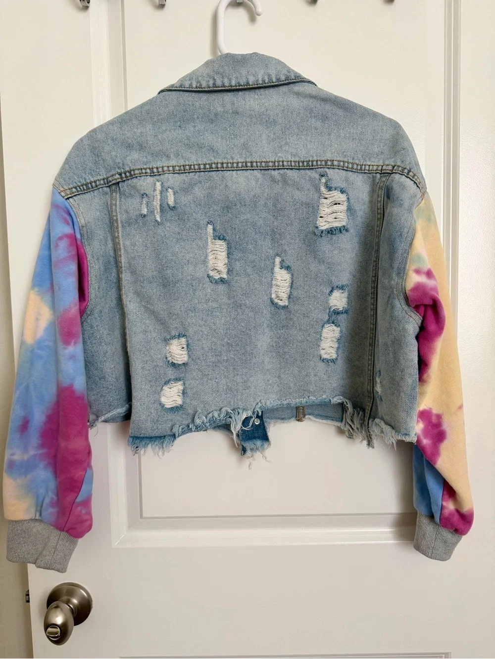 Distressed Tie Dye Light Wash Cropped Denim Jacket S/M
